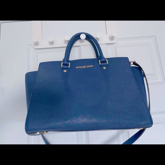 Michael Kors purse - Picture 8 of 10